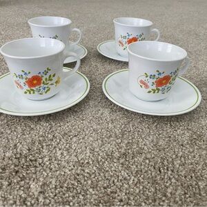 Set of 4 Vintage Corelle Wildflower Coffee Mugs & Saucers